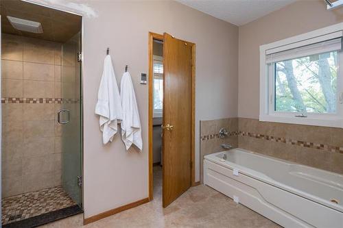 164 Hillmartin Dr, Winnipeg, MB 