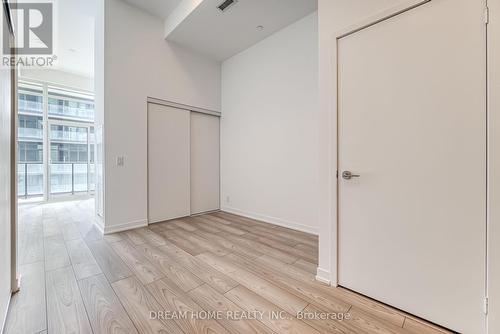 705 - 285 DUFFERIN STREET , Toronto, Ontario M6K 0J2 4