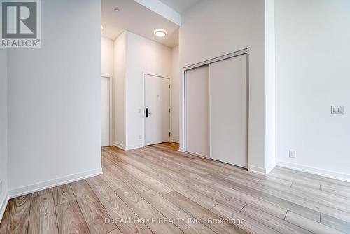 705 - 285 DUFFERIN STREET , Toronto, Ontario M6K 0J2 5