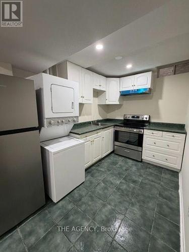 BSMT - 584 DOUBLETREE LANE , Newmarket, Ontario L3X 2K6 3