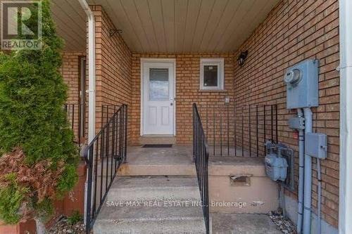 25 TULIP DRIVE , Brampton, Ontario L6Y 3T5 2