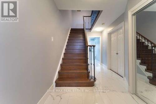 25 TULIP DRIVE , Brampton, Ontario L6Y 3T5 4
