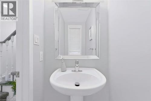 Powder room - 5549 Katy Gate, Mississauga, ON 