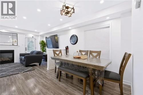 Dining and living area - 5549 Katy Gate, Mississauga, ON 