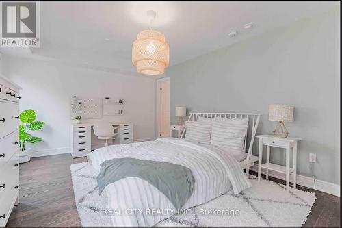 48 HIAWATHA COURT , Vaughan, Ontario L4L 0J2 5