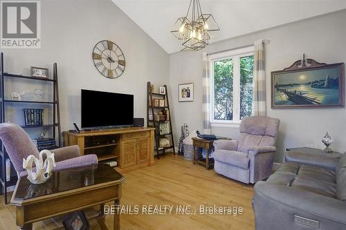 A - UPPER UNIT - 2565A PAGE ROAD , Ottawa, Ontario K1W 1E5 5