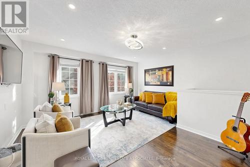 22 Benjamin Way, Whitby, ON 