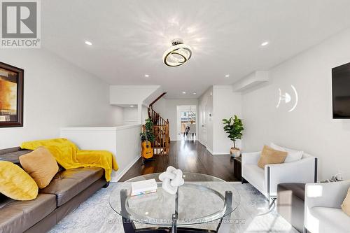 22 Benjamin Way, Whitby, ON 