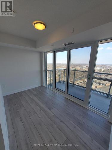 2308 - 225 VILLAGE GREEN SQUARE , Toronto, Ontario M1S 0L7 5