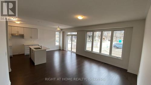 245 MADELAINE DRIVE , Barrie, Ontario L9S 2Z4 4