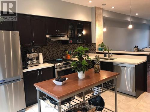 30 PONT LANE , Toronto, Ontario M9N 0A7 4