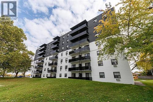 607 HERITAGE Drive Unit# 306 , Kitchener, Ontario N2B 3J2 5