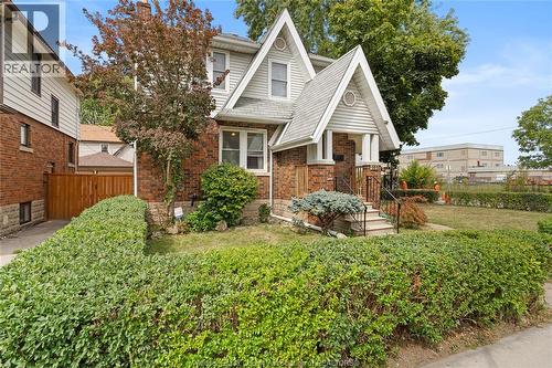 192 SHEPHERD STREET East , Windsor, Ontario N9X 2K3 3