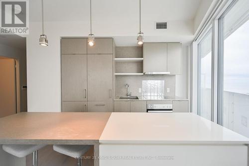 6802 - 88 HARBOUR STREET , Toronto, Ontario M5J 0C3 5
