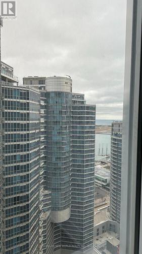 3306 - 10 YORK STREET , Toronto, Ontario M5J 2Z2 5