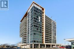 TH102 - 9618 YONGE STREET  Richmond Hill, ON L4C 0X5