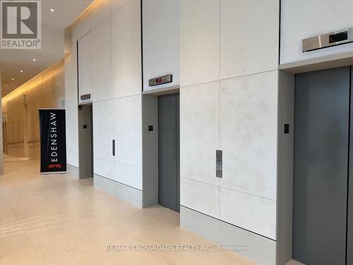 612 - 28 ANN STREET , Mississauga, Ontario L5G 0E1 3