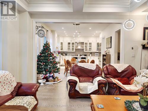 211 HILLSVIEW DRIVE , Richmond Hill, Ontario L4C 4L8 2