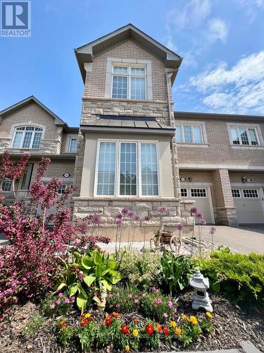 164 BEAVERIDGE AVENUE  Oakville, ON L6H 0M6
