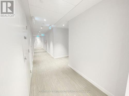 720 - 238 SIMCOE STREET , Toronto, Ontario M5T 1T4 4