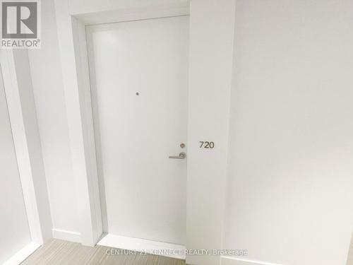 720 - 238 SIMCOE STREET , Toronto, Ontario M5T 1T4 5