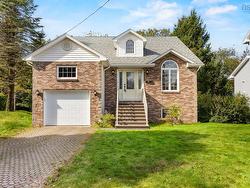 11 Keystone Court  Fairview, NS B3N 3B3