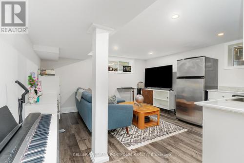 LOWER - 329 RUNNYMEDE ROAD , Toronto, Ontario M6S 2Y5 2