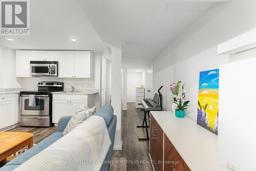 LOWER - 329 RUNNYMEDE ROAD , Toronto, Ontario M6S 2Y5 3