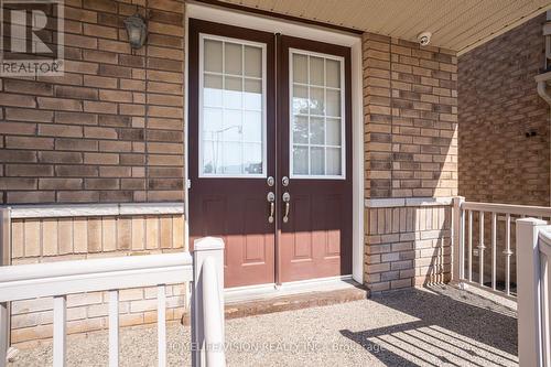 383 ROYAL WEST DRIVE , Brampton, Ontario L6X 0B3 2