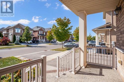 383 ROYAL WEST DRIVE , Brampton, Ontario L6X 0B3 3