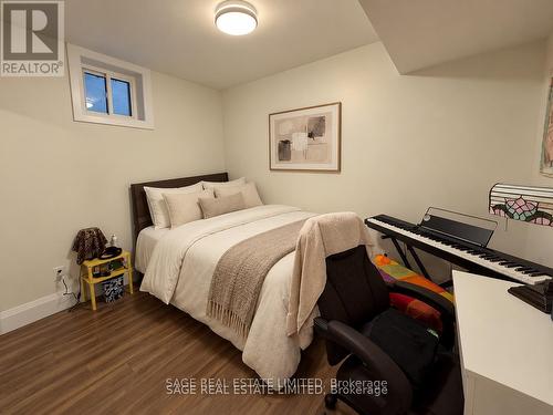 LOWER - 228 MONTROSE AVENUE , Toronto, Ontario M6G 3G7 5