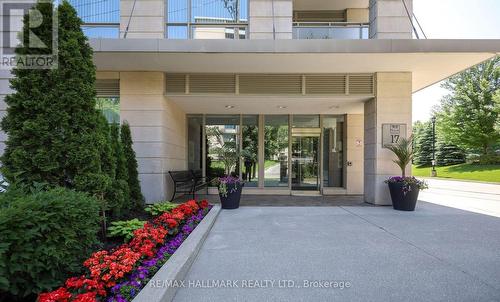 701 - 17 RUDDINGTON DRIVE , Toronto, Ontario M2K 0A8 3