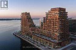 701 - 155 MERCHANTS' WHARF Toronto, ON M5A 0Y4