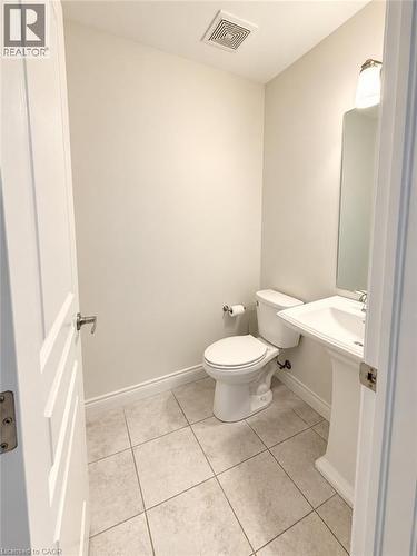 9 Hyde Park Mews, Kitchener, ON 