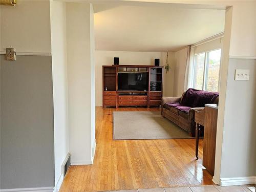 201 Wordsworth Way, Winnipeg, MB 