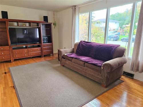 201 Wordsworth Way, Winnipeg, MB 