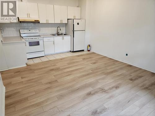 3 - 1400 QUEEN STREET W , Toronto, Ontario M6K 1L7 2