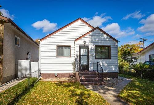 873 Beach Ave, Winnipeg, MB 