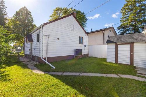 873 Beach Ave, Winnipeg, MB 