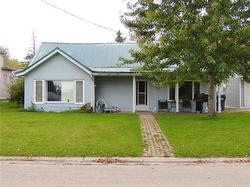 64 2nd ST Carman, MB R0G 0J0