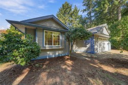 821 Shorewood Dr Parksville, BC V9P 1S1