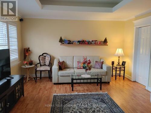 MAIN FLOOR - 82 CAINES AVENUE , Toronto, Ontario M2R 2L3 4