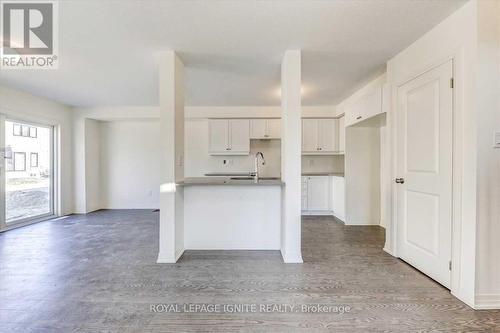 46 KING GEORGE WAY , Clarington, Ontario L1C 7E5 4