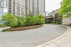 2521 - 3888 DUKE OF YORK BOULEVARD  Mississauga, ON L5B 4P5
