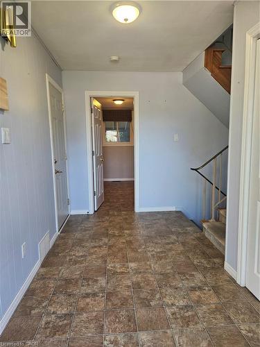 8 COVENTRY Drive , Kitchener, Ontario N2A 1N3 2