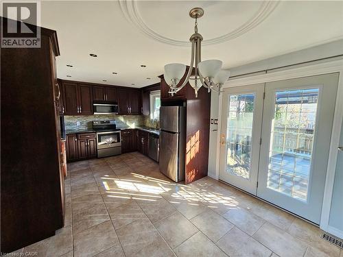 8 COVENTRY Drive , Kitchener, Ontario N2A 1N3 4