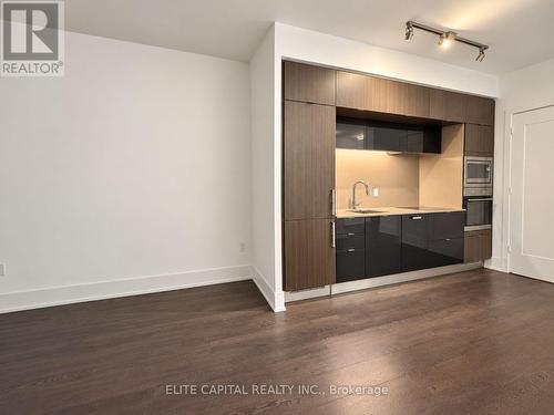 3813 - 10 YORK STREET , Toronto, Ontario M5J 2Z2 4