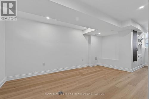LOWER - 371 HOWLAND AVENUE , Toronto, Ontario M5R 3C1 4