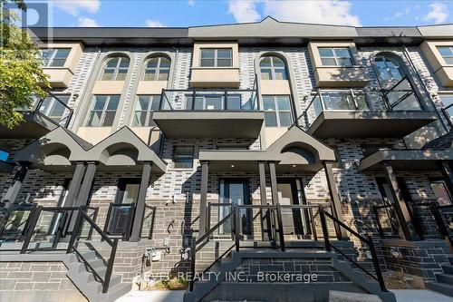 7 - 200 RAILWAY ENGINE HOUSE WAY , Whitby, Ontario L1N 0P7 2