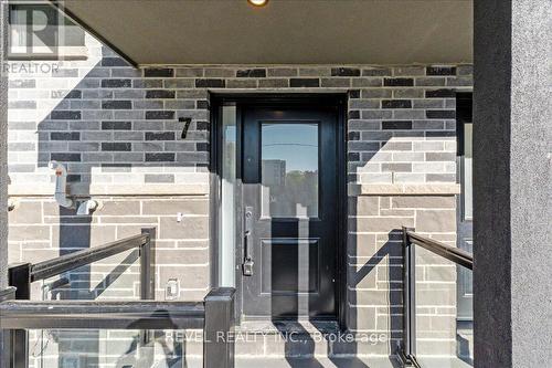 7 - 200 RAILWAY ENGINE HOUSE WAY , Whitby, Ontario L1N 0P7 3